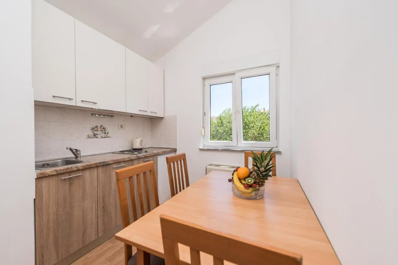 Villa Mihaela Trogir 0*,  Croatia